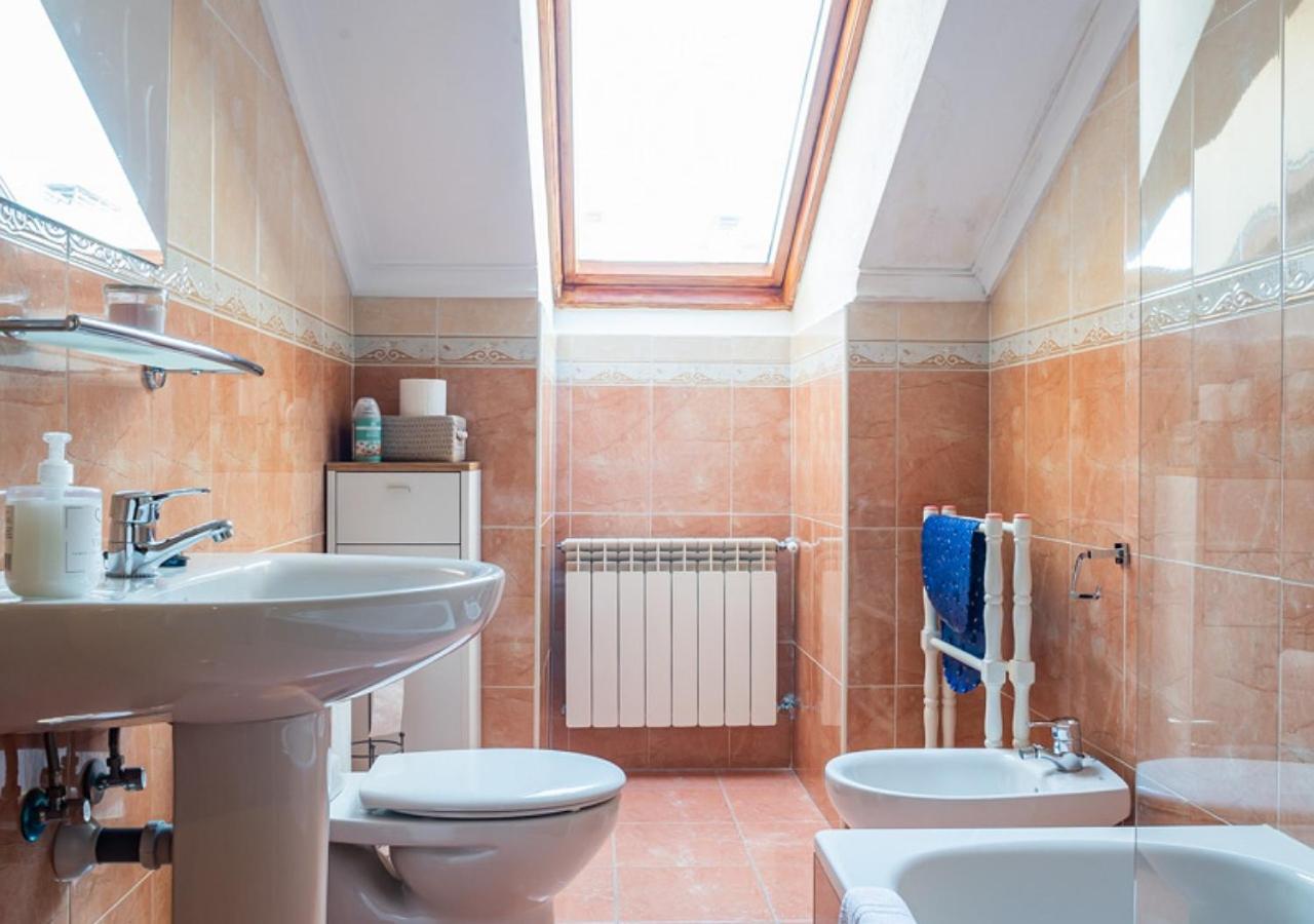 Apartamento Irene Centrico Con Wifi Y Parking Coche Tamano Medio Cangas De Onis Exterior photo